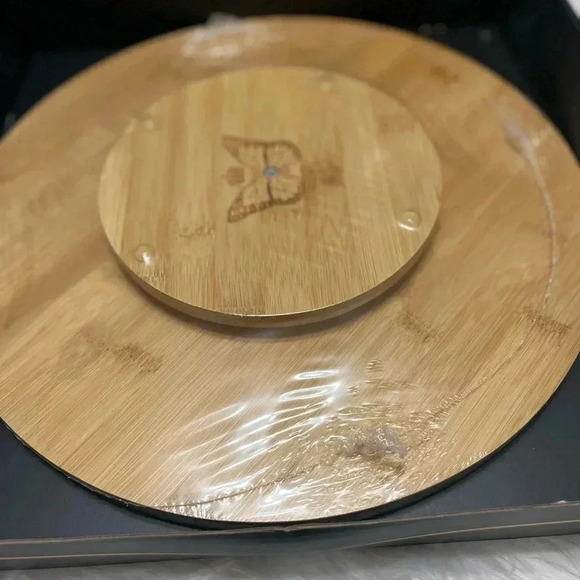 NWOT-Monarch life lazy Susan w- salt & pepper shakers - Picture 3 of 4